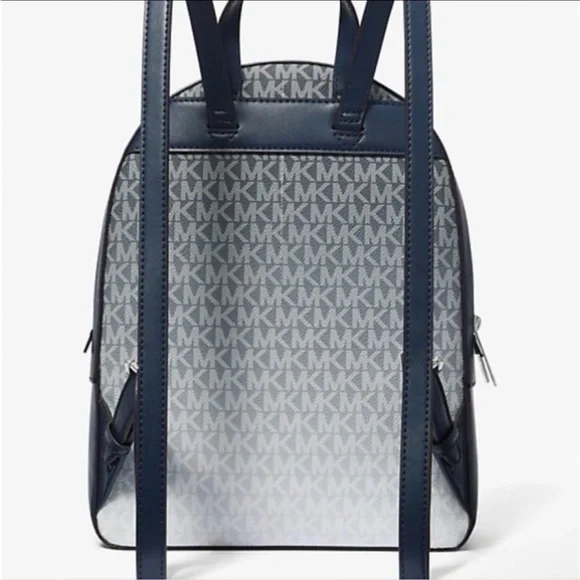 MICHAEL KORS Jaycee Medium Ombré Signature Logo Zip Pocket Backpack
Navy
NWT - Picture 4 of 15